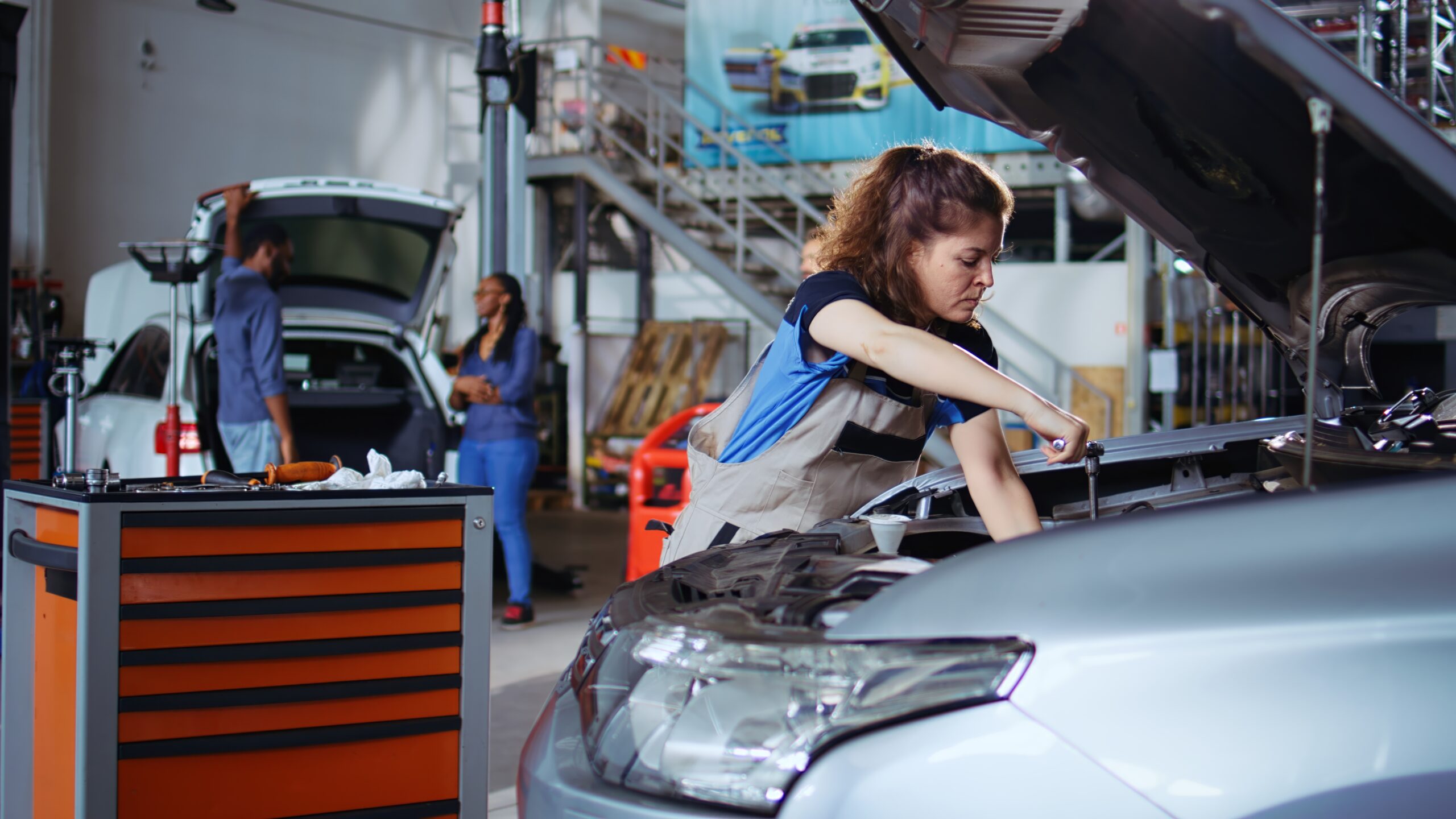 A woman having the right application of vehicle reconditioning.